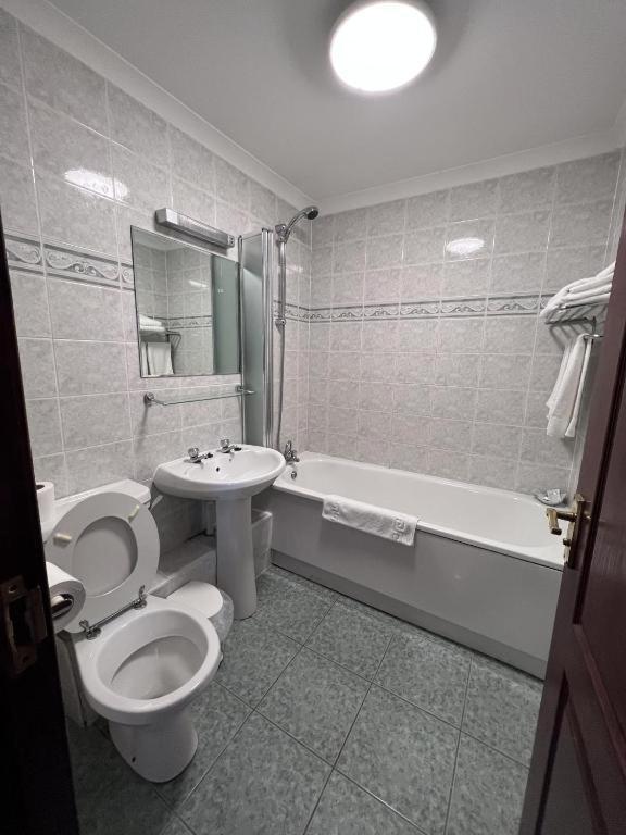 Lochway Hotel Дамбартон Экстерьер фото